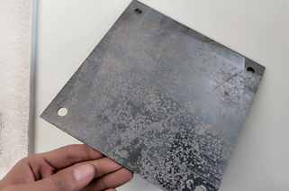 Laser Cleaning machine remove the rust from metal sheet surface