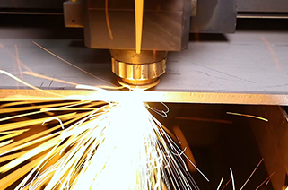 Some common precautions when using fiber laser cutting machine raycus