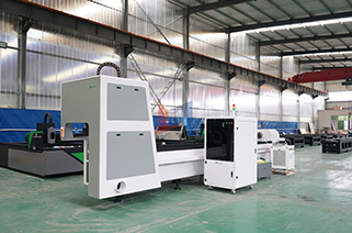 Tube laser cutting machine cutting pipe