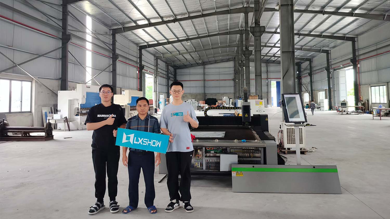 Why Laser Cutting Systems Manufacturer LXSHOW Visit Customers?cid=57