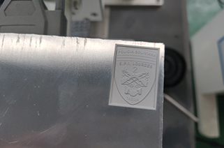 Fiber laser marking machine mark 3d pattern on aluminum plate with 3d marking galvanometer